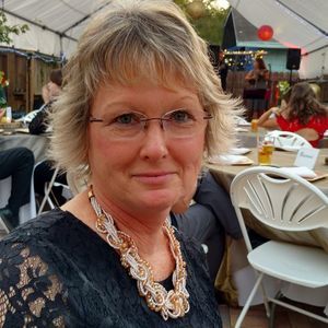 Meet your Posher, Debbie